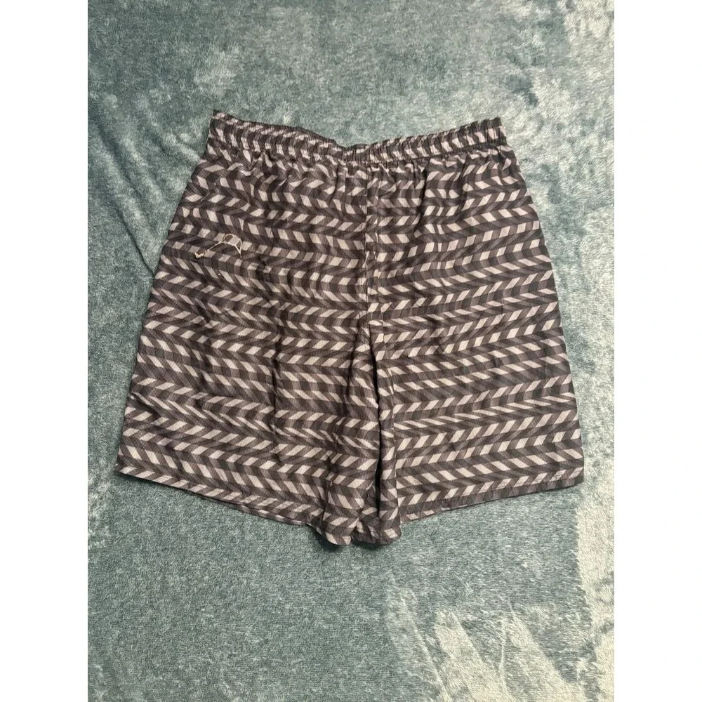 Nike Mens Grey Black Neon Chevron Athletic Shorts Size XXL Mesh Lined NESS7482